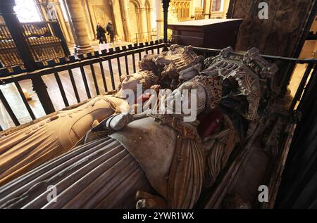 La tomba di re Enrico IV e della regina Giovanna di Navarra nella cattedrale di Canterbury, Kent, Regno Unito Foto Stock