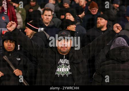 Rotterdam, Paesi Bassi. 11 dicembre 2024. ROTTERDAM, PAESI BASSI - 11 DICEMBRE: Tifosi e tifosi del Feyenoord durante la fase Champions League - League - partita del 6° giorno tra il Feyenoord e l'AC Sparta Praha allo Stadion Feijenoord l'11 dicembre 2024 a Rotterdam, Paesi Bassi. (Foto di Hans van der Valk/Orange Pictures) credito: Orange Pics BV/Alamy Live News Foto Stock