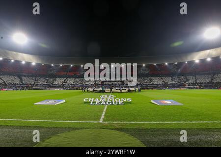 Rotterdam, Paesi Bassi. 11 dicembre 2024. ROTTERDAM, PAESI BASSI - 11 DICEMBRE: Staadion del Feyenoord prima della partita durante la fase Champions League - League - Matchday 6 match tra Feyenoord e AC Sparta Praha allo Stadion Feijenoord l'11 dicembre 2024 a Rotterdam, Paesi Bassi. (Foto di Hans van der Valk/Orange Pictures) credito: Orange Pics BV/Alamy Live News Foto Stock