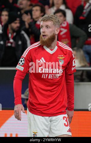 Lisbona, Portogallo. 11 dicembre 2024. Jan-Niklas Beste di SL Benfica in azione durante la fase di UEFA Champions League 6 tra Benfica e Bologna all'Estadio da Luz di Lisbona, Portogallo. 12/11/2024 credito: Brasile Photo Press/Alamy Live News Foto Stock