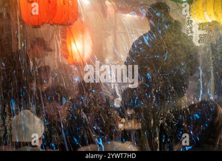 Cenare e bere in Hoppy Street ad Asakusa Tokyo Giappone Foto Stock
