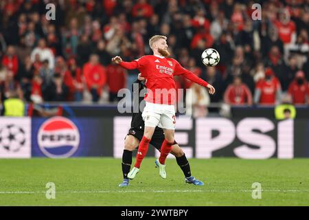 Lisbona, Portogallo. 11 dicembre 2024. Jan-Niklas Beste (Benfica) calcio: Fase UEFA Champions League partita 6 del campionato tra SL Benfica 0-0 Bologna FC 1909 all'Estadio do SL Benfica di Lisbona, Portogallo. Crediti: Mutsu Kawamori/AFLO/Alamy Live News Foto Stock