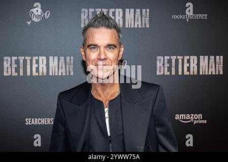 NLD, Amsterdam, 10-12-2024: Robbie Williams durante la visita alla prima del film Better Man al Royal Theatre Tuschinski di Amsterdam. ANP / Hollandse Hoogte / Patrick Harderwijk netherlands Out - belgium Out Foto Stock