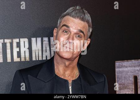 NLD, Amsterdam, 10-12-2024: Robbie Williams durante la visita alla prima del film Better Man al Royal Theatre Tuschinski di Amsterdam. ANP / Hollandse Hoogte / Patrick Harderwijk netherlands Out - belgium Out Foto Stock