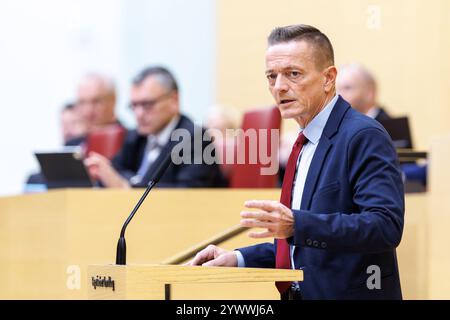 Monaco, Germania. 12 dicembre 2024. Karl Straub (CSU) interviene alla 38a sessione plenaria del Parlamento statale bavarese a Monaco (Baviera) il 12 dicembre 2024. Crediti: Matthias Balk/dpa/Alamy Live News Foto Stock