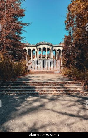 Le rovine del sanatorio Medea a Tskaltubo, Georgia Foto Stock