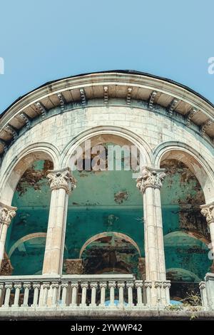 Le rovine del sanatorio Medea a Tskaltubo, Georgia Foto Stock