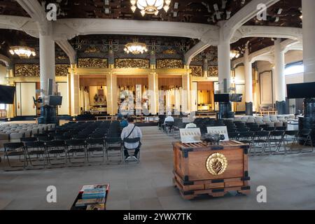 All'interno del Tsukiji Hongan-ji, tempio buddista a Tokyo, Giappone, Asia. Foto Stock
