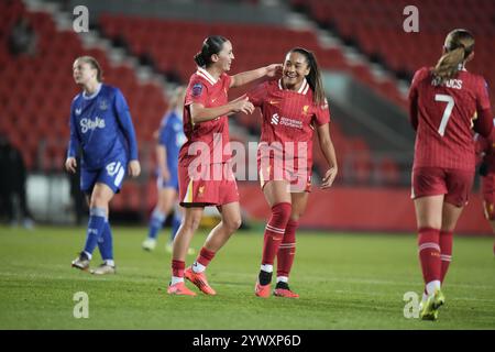 ST HELENS, INGHILTERRA - 11 DICEMBRE: Il Liverpool festeggia il 4° gol durante la partita di Coppa di Lega femminile tra Liverpool e Everton al St Helens Stadium l'11 dicembre 2024 a St Helens, Inghilterra. Foto Stock