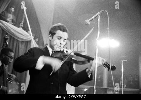 Philippe Gras / le Pictorium - Jean Luc Ponty - 06/01/2021 - Francia / Ile-de-France (regione) / Parigi - Jean Luc Ponty in concerto durante Jazz Night, Salle Wagram, 1965 Foto Stock