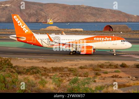 Airbus A320 neo aereo di linea della compagnia aerea Easyjet presso l'aeroporto di Gran Canaria, Gando. Foto Stock