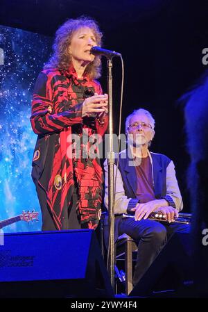 N. 11 dicembre 2024. Lani Hall, Herb Alpert in un'apparizione pubblica per Herb Alpert in Concert, Tivoli Theatre, Chattanooga, TN, 11 dicembre, 2024. crediti: Derek Storm/Everett Collection/Alamy Live News Foto Stock