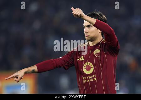 Roma, Italia. 12 dicembre 2024. Paulo Dybala di Roma gesti durante la fase UEFA Europa League, League, Matchday 6 partita di calcio tra AS Roma e SC Braga il 12 dicembre 2024 allo Stadio Olimpico di Roma. Crediti: Federico Proietti / Alamy Live News Foto Stock