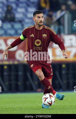 Roma, Italia. 12 dicembre 2024. Lorenzo Pellegrini della Roma in azione durante la fase UEFA Europa League, League, Matchday 6 partita di calcio tra AS Roma e SC Braga il 12 dicembre 2024 allo Stadio Olimpico di Roma. Crediti: Federico Proietti / Alamy Live News Foto Stock