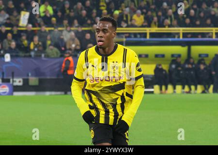 Dortmund, Germania. 11 dicembre 2024. Dortmund, Germania 11. Dezember 2024: Champions League - 2024/2025 - Borussia Dortmund vs. FC Barcelona IM Bild: Jamie Gittens (BVB) crediti: dpa/Alamy Live News Foto Stock