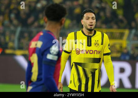 Dortmund, Germania. 11 dicembre 2024. Dortmund, Germania 11. Dezember 2024: Champions League - 2024/2025 - Borussia Dortmund vs. FC Barcelona IM Bild: Ramy Bensebaini (BVB) crediti: dpa/Alamy Live News Foto Stock