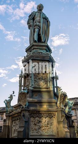 Statua del V duca di Bucclech in Parliament Square, Edimburgo, Scozia, Regno Unito Foto Stock