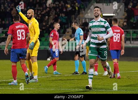 Neil Farrugia degli Shamrock Rovers celebra il secondo gol della loro squadra durante la UEFA Europa Conference League, partita di campionato allo stadio Tallaght di Dublino, Irlanda. Data foto: Giovedì 12 dicembre 2024. Foto Stock