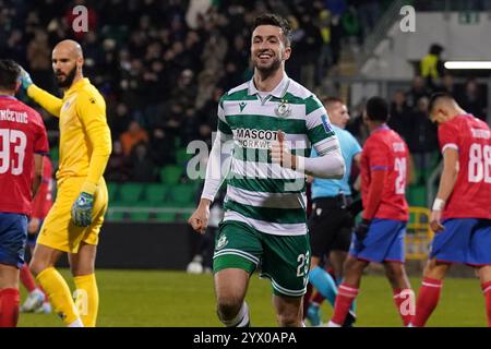 Neil Farrugia degli Shamrock Rovers celebra il secondo gol della loro squadra durante la UEFA Europa Conference League, partita di campionato allo stadio Tallaght di Dublino, Irlanda. Data foto: Giovedì 12 dicembre 2024. Foto Stock