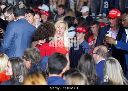 La Rep. Statunitense Marjorie Taylor Greene (R-GA) parla ai sostenitori al McCamish Pavilion presso Georgia Tech il 28 ottobre 2024, ad Atlanta, Georgia, USA. (Foto di Julia Beverly/Alamy Live News) Foto Stock