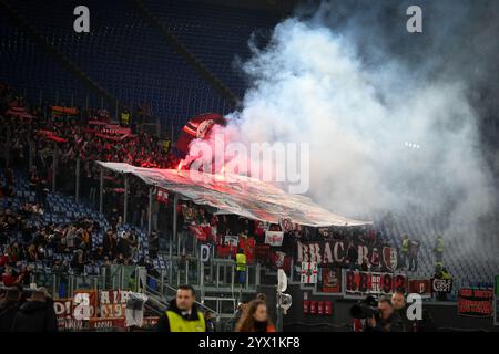 12 dicembre 2024, Stadio Olimpico, Roma, Italia; partita di calcio UEFA Europa League; Roma contro Braga; tifosi del Braga Foto Stock