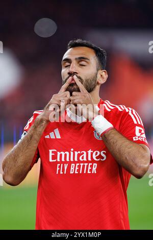 Vangelis Pavlidis ha visto festeggiare dopo aver segnato un gol durante la partita di UEFA Champions League tra le squadre di SL Benfica e Bologna FC 1909 (Maciej Rogows Foto Stock