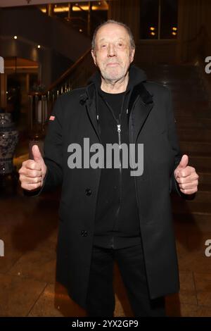 Universum Boxing Night - Hamburg Rolf Fuhrmann, Universum Boxing Night, Elysee Hotel Hamburg, 12.12.2024 *** Universum Boxing Night Hamburg Rolf Fuhrmann, Universum Boxing Night, Elysee Hotel Hamburg, 12 12 2024 Copyright: XEventpressxBecherx Foto Stock