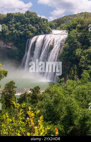 Cascata Huangguoshu nella provincia di Guizhou, Cina, immagine di sfondo Foto Stock