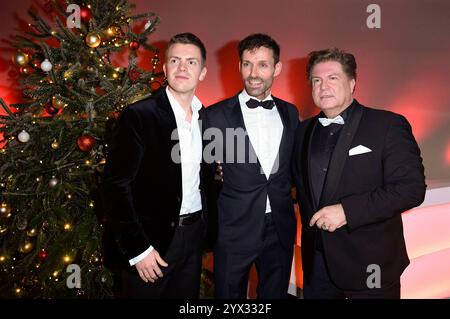 Ferdinand Hofer, Sven Hannawald und Francis Fulton-Smith bei der 30. JosÃ Carreras Gala 2024 a der Media City Lipsia. Lipsia, 12.12.2024 *** Ferdinand Hofer, Sven Hannawald e Francis Fulton Smith al 30 JosÃ Carreras Gala 2024 nella Media City Lipsia, 12 12 2024 foto:XF.xKernx/xFuturexImagex carreras 4452 Foto Stock