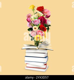 Libri impilati e aprirne uno con bellissimi fiori tra le pagine su sfondo beige Foto Stock