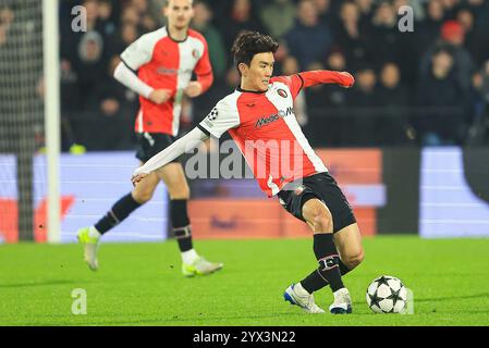 ROTTERDAM, 11-12-2024, Stadium de Kuip, Champions League, 2024 / 2025, Feyenoord - Sparta Praag, giocatore del Feyenoord Hwang Foto Stock