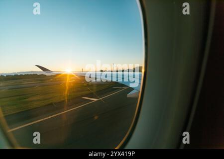 Una vista mozzafiato dalla finestra di un aereo Foto Stock