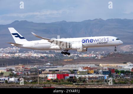 Airbus A350 della compagnia aerea Finnair atterra all'aeroporto di Gran Canaria, Gando. Foto Stock