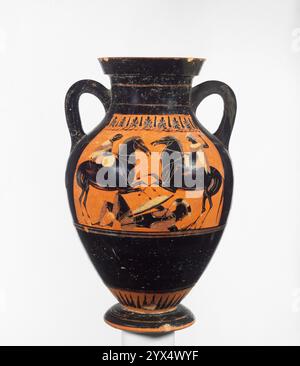 Attico Black-Figure Amphora tipo B, circa 530-520 a.C. Informazioni aggiuntive: Lato A: Due cavalieri su un guerriero caduto con un casco corinzio a basso creste. Lato B: Al centro un duello tra un guerriero barbuto con l'elmo corinzio. Alla sua sinistra un altro guerriero con lo scudo beota; a destra un oplite barbuto con un casco corinzio a bassa cresta. Tre guerrieri aggiuntivi senza armi. Due maschi fiancheggiano il gruppo centrale. Foto Stock