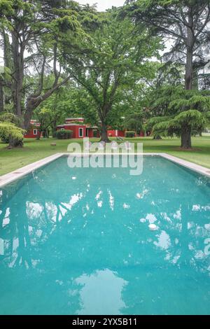 La Pampa, Argentina - 19 novembre 2024: Estancia la Bamba de Areco, un tradizionale ranch di cavalli e hotel di lusso Foto Stock