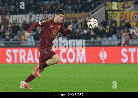 Matias Soule della Roma visto in azione durante la partita di calcio UEFA Europa League 2024-2025 tra AS Roma e SC Braga allo Stadio Olimpico. Punteggio finale; AS Roma 3 : 0 SC Braga. Foto Stock