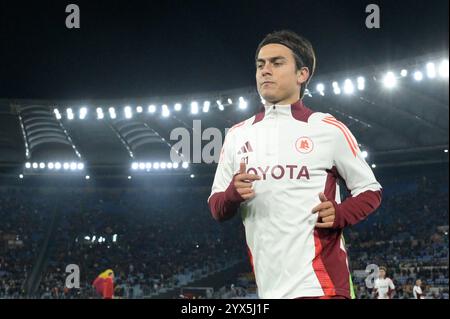 Roma, Italia. 12 dicembre 2024. Paolo Dybala di Roma visto durante la partita di calcio UEFA Europa League 2024-2025 tra AS Roma e SC Braga allo Stadio Olimpico. Punteggio finale; AS Roma 3 : 0 SC Braga. (Foto di Fabrizio Corradetti/SOPA Images/Sipa USA) credito: SIPA USA/Alamy Live News Foto Stock