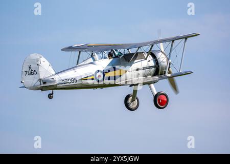 1938 Gloster Gladiator, in volo al Best of British Air Show tenutosi a Shuttleworth il 12 maggio 2024. Foto Stock