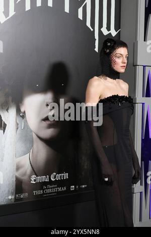 12 dicembre 2024, Los Angeles, California, USA: Emma Corrin alla premiere di Focus Features Nosferatu al TCL Chinese Theatre IMAX (Credit Image: © Nina Prommer/ZUMA Press Wire) SOLO PER USO EDITORIALE! Non per USO commerciale! Foto Stock