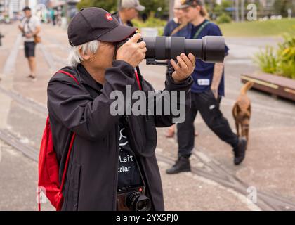 Nick Ut, vincitore del premio Pulitzer, in nuova Zelanda, promuove il suo nuovo documentario, From Hell to Hollywood. Foto Stock