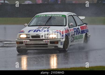 Alastair Davidson, Alastair Davidson Jnr, Ford Sierra Cosworth RS 500, Adrian Flux Trophy per MRL Historic Touring Car Challenge originariamente previsto Foto Stock