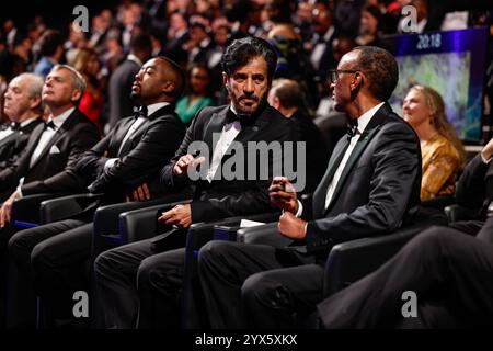 Kagame Paul, presidente del Ruanda, ritratto con BEN SULAYEM Mohammed, presidente della FIA, ritratto durante la cerimonia dei FIA Awards 2024, il 13 dicembre 2024 alla BK Arena, a Kigali, in Ruanda Foto Stock