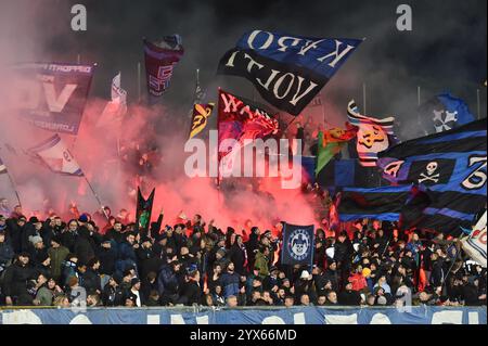 Pisa, Italia. 13 dicembre 2024. Tifosi del Pisa durante AC Pisa vs SSC Bari, partita di calcio italiano di serie B a Pisa, Italia, 13 dicembre 2024 crediti: Agenzia fotografica indipendente/Alamy Live News Foto Stock