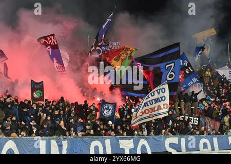 Pisa, Italia. 13 dicembre 2024. Tifosi del Pisa durante AC Pisa vs SSC Bari, partita di calcio italiano di serie B a Pisa, Italia, 13 dicembre 2024 crediti: Agenzia fotografica indipendente/Alamy Live News Foto Stock