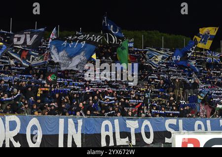 Pisa, Italia. 13 dicembre 2024. Tifosi Pisa durante AC Pisa vs SSC Bari, partita italiana di serie B a Pisa, Italia, 13 dicembre 2024 crediti: Agenzia fotografica indipendente/Alamy Live News Foto Stock