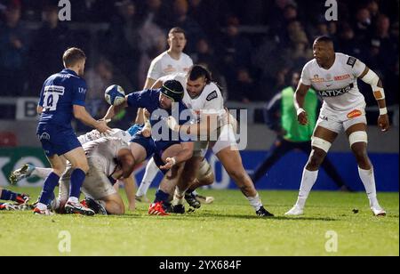 13 dicembre 2024; Salford Community Stadium, Salford, Lancashire, Inghilterra; Investec Champions Cup Rugby, sale Sharks Versus Racing 92; Bevan Rodd di sale Sharks nel pieno di esso Foto Stock