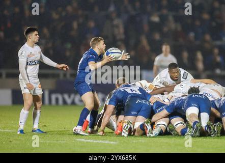 13 dicembre 2024; Salford Community Stadium, Salford, Lancashire, Inghilterra; Investec Champions Cup Rugby, sale Sharks Versus Racing 92; Gus Warr di sale Sharks al tappeto Foto Stock