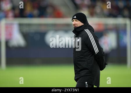 Oslo, Norvegia. 12 dicembre 2024. Oslo, Norvegia, 12 dicembre 2024: L'allenatore del Valerenga Nils Lexerod viene visto prima della partita di calcio femminile UEFA Champions League tra Valerenga e Arsenal all'Intility Arena di Oslo, Norvegia. (Ane Frosaker/SPP) credito: SPP Sport Press Photo. /Alamy Live News Foto Stock