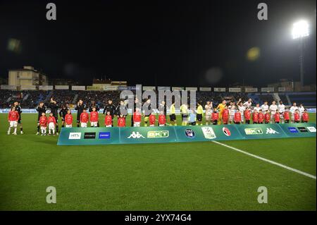 Pisa, Italia. 13 dicembre 2024. Formazione giocatori durante AC Pisa vs SSC Bari, partita di serie B a Pisa, Italia, 13 dicembre 2024 crediti: Agenzia fotografica indipendente/Alamy Live News Foto Stock