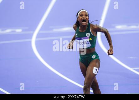 Prudenza Sekgodiso partecipa ai 800 metri ai Giochi Olimpici di Parigi 2024. Foto Stock